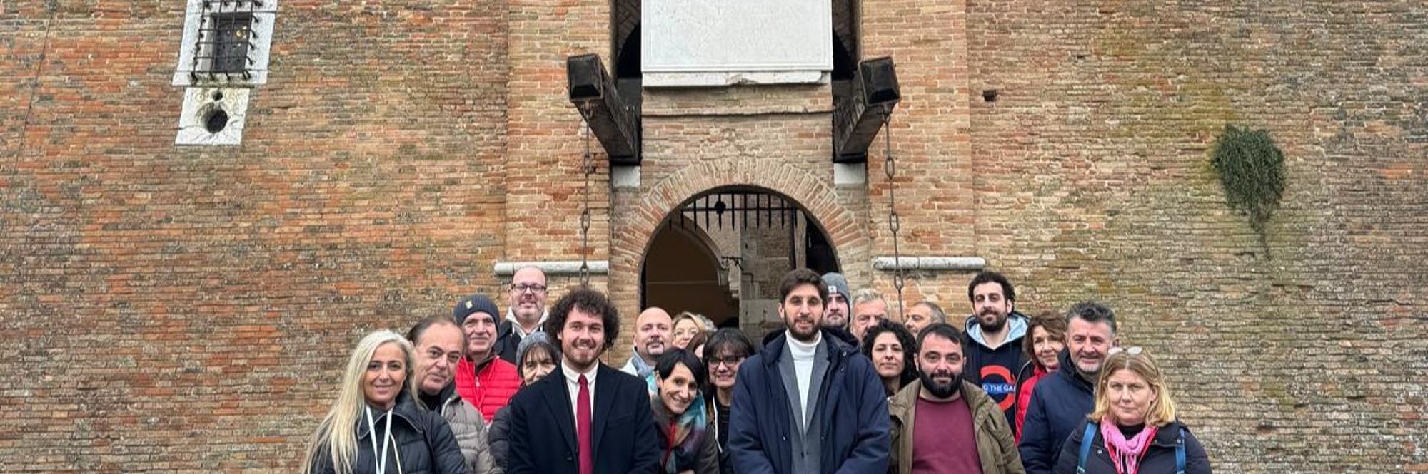 Foto membri dell'associazione Albergatori di Rimini in visita a Gradara