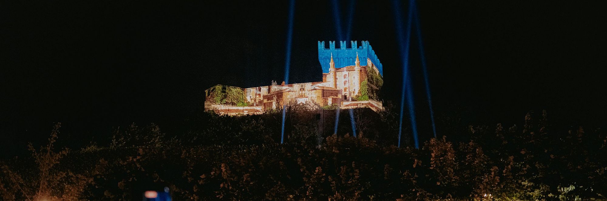 foto proiezione video sulla Rocca di Gradara