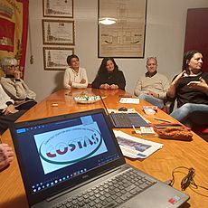 Foto Internal staff training