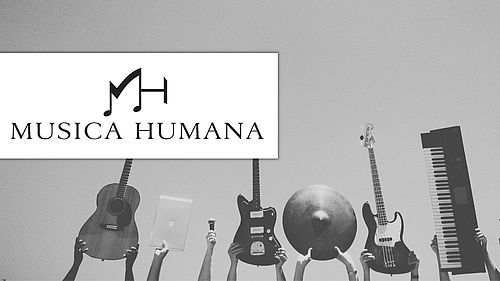 Immagine con strumenti musicali e logo dell'associazione