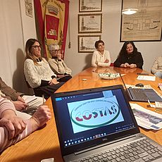Foto Internal staff training
