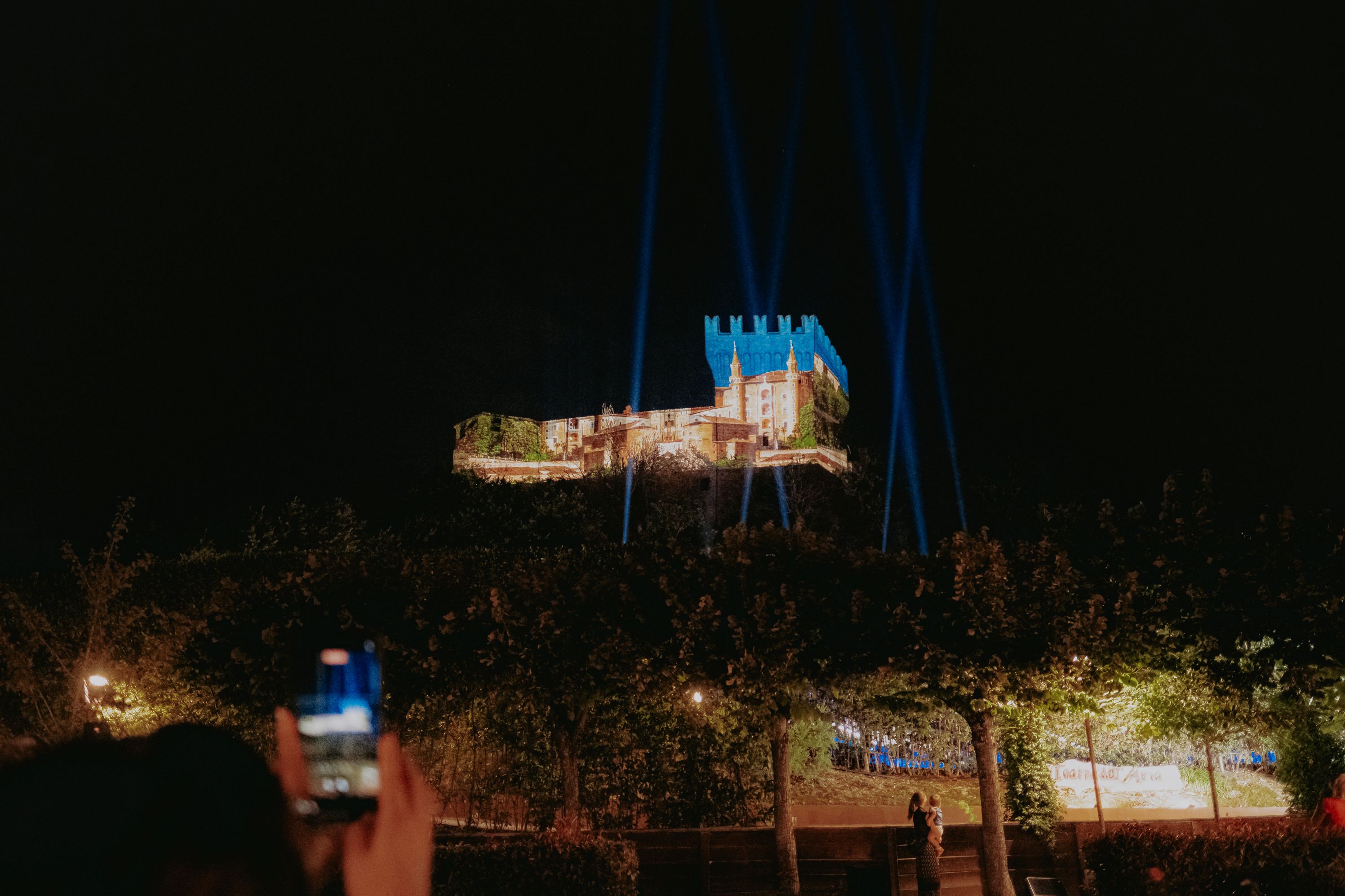 foto proiezione video sulla Rocca di Gradara